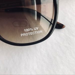 Tommy Hilfiger Accessories - Tommy Hilfiger Sunglasses 😎 Tommy Hilfiger Accessories - Tommy Hilfiger Sunglasses 😎